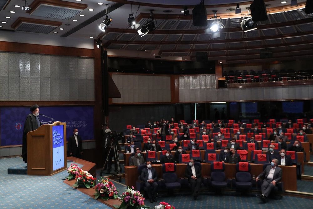 اقتصاد ایران نیازمند اقدامات بزرگ و ماندگار در عرصه کار و تولید است