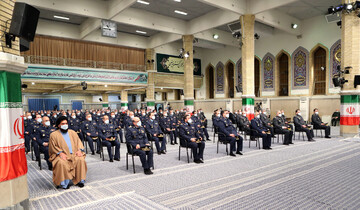 دیدار جمعی از فرماندهان نیروی هوایی ارتش با رهبرانقلاب