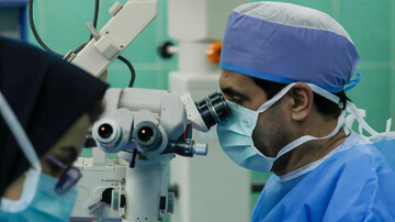 عمل جراحی چشم