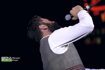 اجرای علی زندوکیلی در سی و هفتمین جشنواره موسیقی فجر