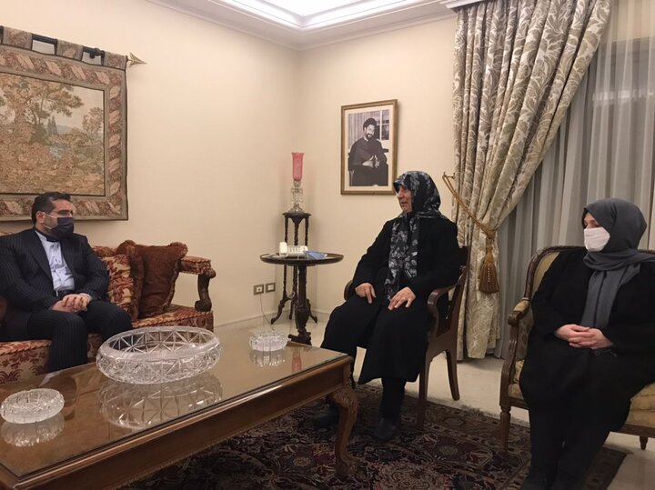 دیدار وزیر فرهنگ با خانواده امام موسی صدر و شهید عماد مغنیه