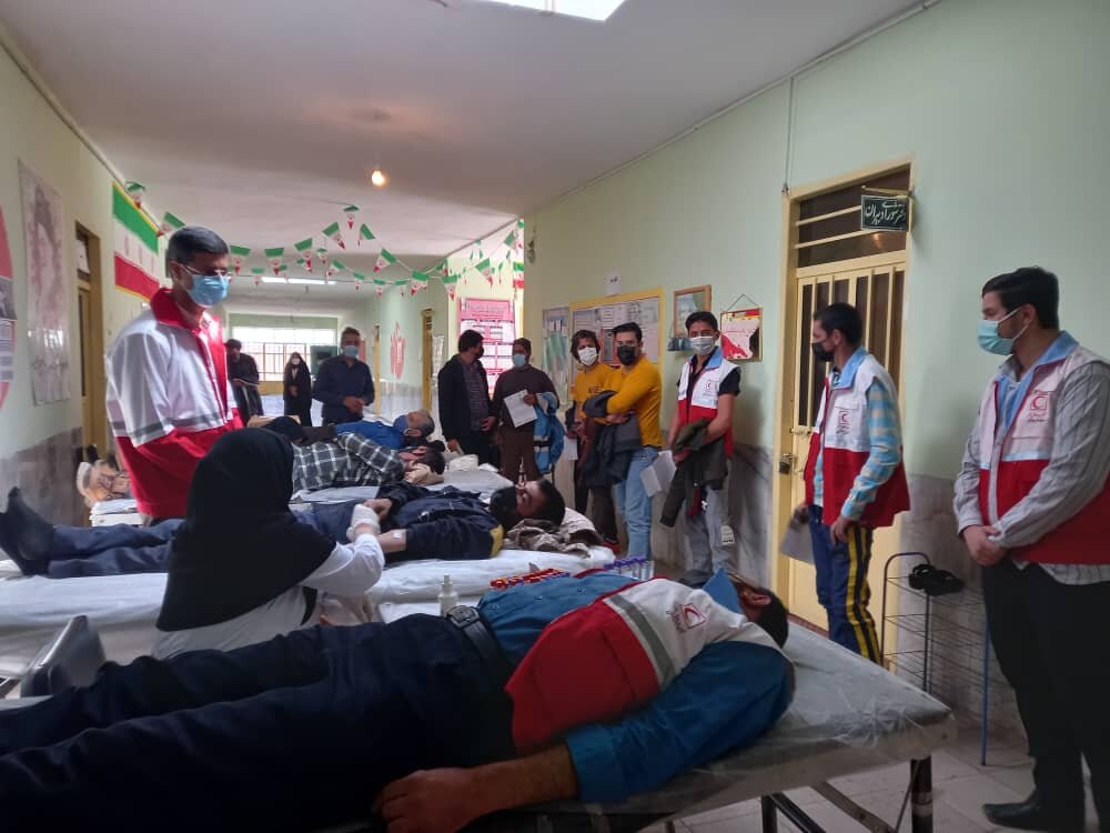 برگزاری پویش اهدای خون توسط داوطلبان جمعیت هلال احمر راین