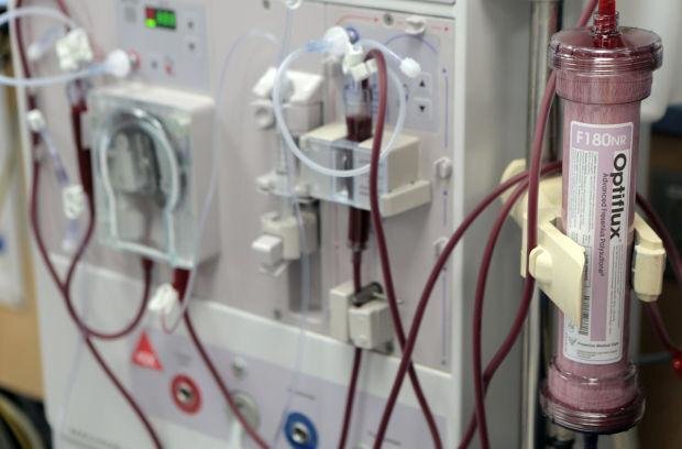 اهدای ۳۳ دستگاه دیالیز از وزارت بهداشت به دانشگاه علوم پزشکی دزفول