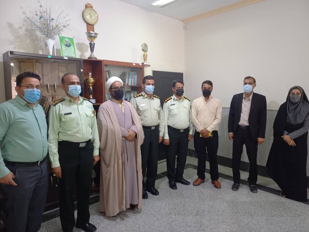 نشست خبری فرمانده نیروی انتظامی عنبرآباد با اصحاب رسانه این شهرستان