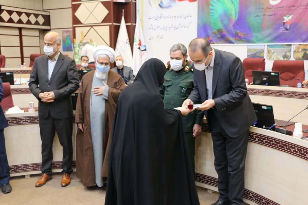 کنگره تجلیل از همسران شهدای جانباز با عنوان «شوق دوباره» در زنجان برگزار شد /شهدا بهترین الگو برای مسولان نظام هستند