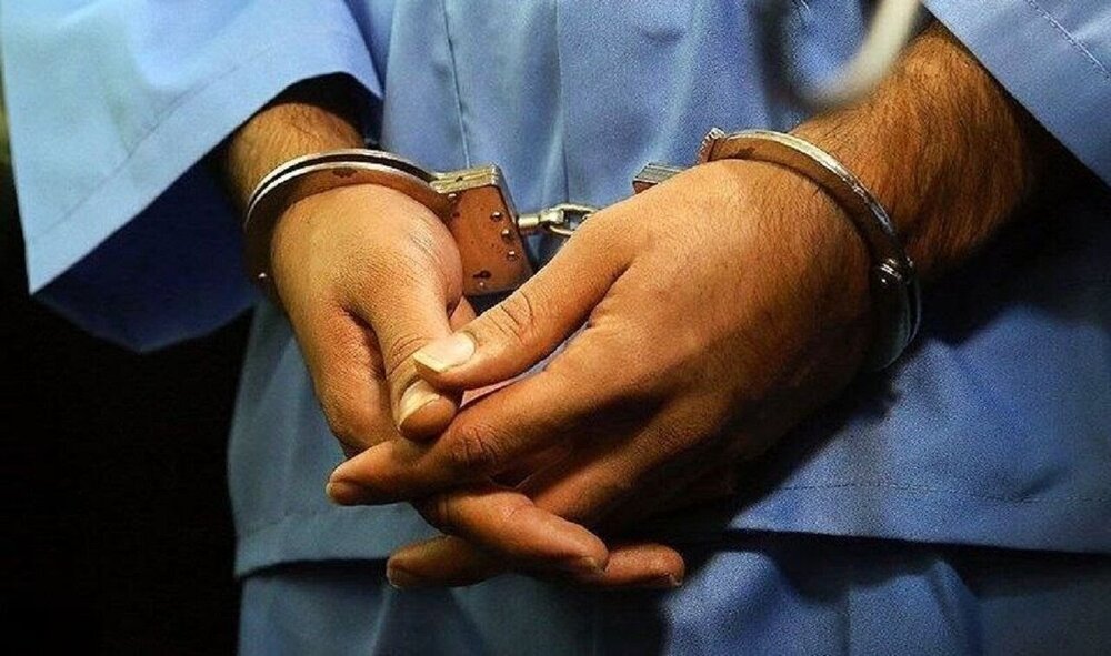 مدیرسابق یکی از دستگاههای اجرایی کردستان دستگیرشد مدیرسابق یکی از دستگاههای اجرایی کردستان دستگیرشد