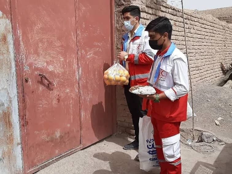 توزیع بسته های معیشتی بین اقشار نیازمند راین در طرح ملی چلچراغ