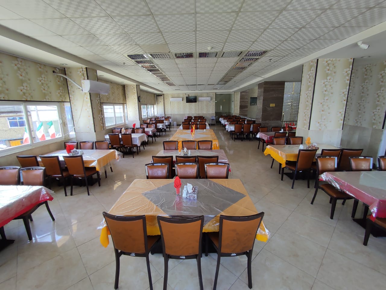 هتل نماز مشهد مجموعه ای فرهنگی _ اقامتی میزبان زائران حضرت رضا (ع) است.