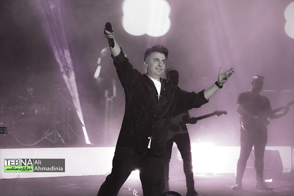 اولین اجرا قطعه «نه نمیارم» عیدی علیرضا طلیسچی در کنسرت تهران