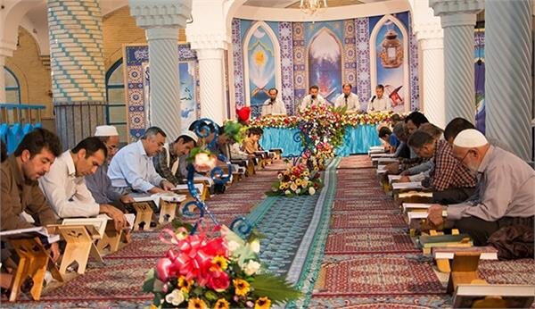 برگزاری آیین جزءخوانی قرآن در ایام ماه مبارک رمضان در مسجد جامع سنندج 
