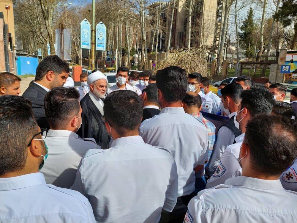 نماینده ولی‌فقیه در کردستان پای حرف پرسنل فوریت‌های پزشکی