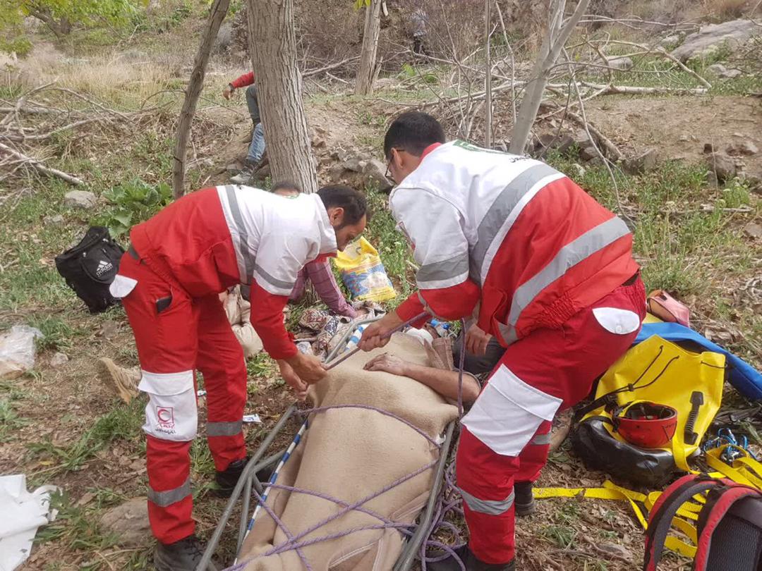 نجات جان یک نفر در ارتفاعات شهرستان خلیل آباد