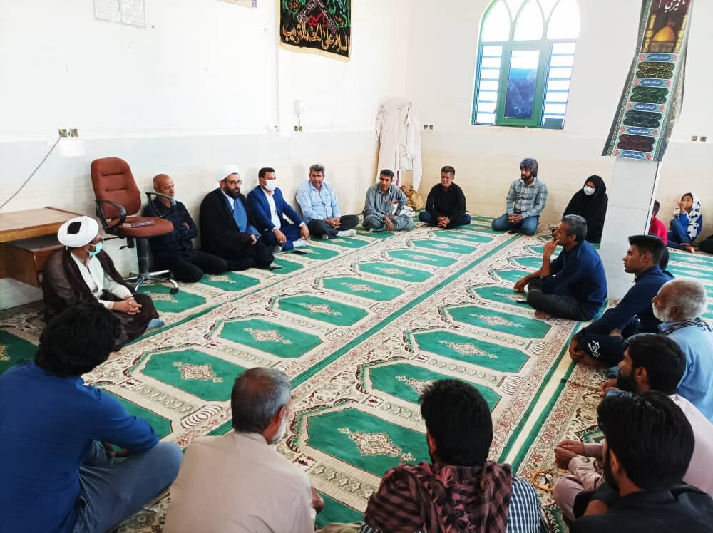 بازدید سر زده امام جمعه و فرماندار ریگان از روستای مهدی آباد اولیا