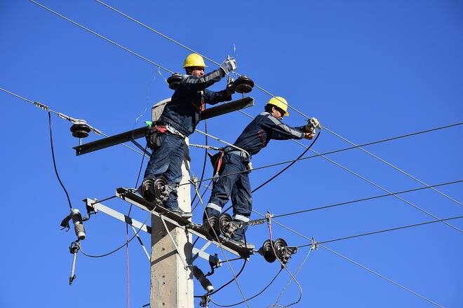 تاکید وزیر نیرو بر مراقبت از شبکه برق در تابستان گرم امسال