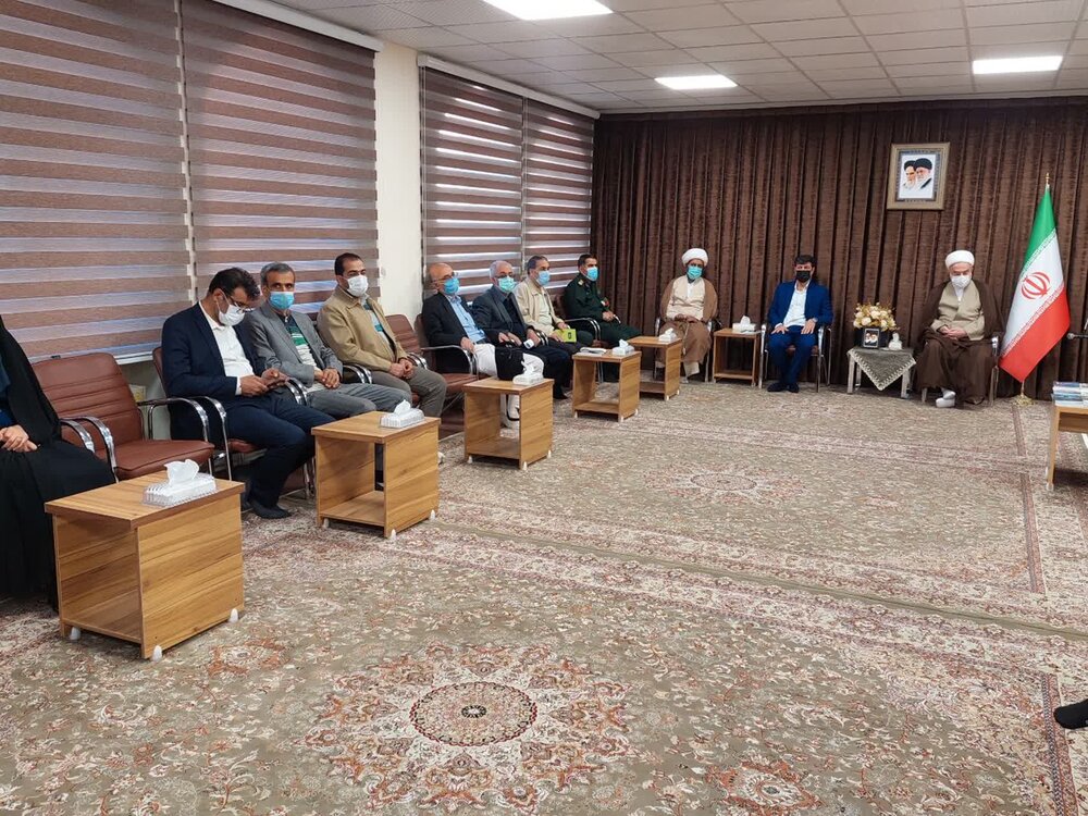 هنرمندان محتواهای امیدوارکننده تولید و برای جامعه بازگو کنند