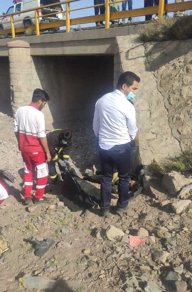 حادثه تلخ جان باختن ۵ نفر در سانحه برخورد خودرو به گاردریل در محور سیرجان_ بردسیر