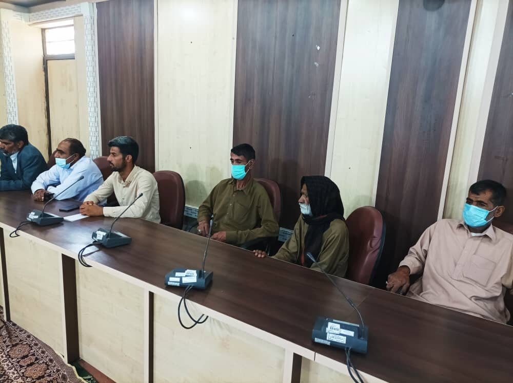 بررسی مشکلات کشاورزان ریگان