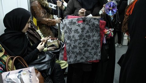 پیگیری تصویب قانون «ممنوعیت ورود دستفروشان به واگن‌های مترو»