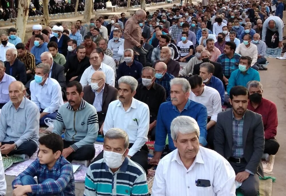 اقامه با شکوه نماز عید فطر در استان کرمان