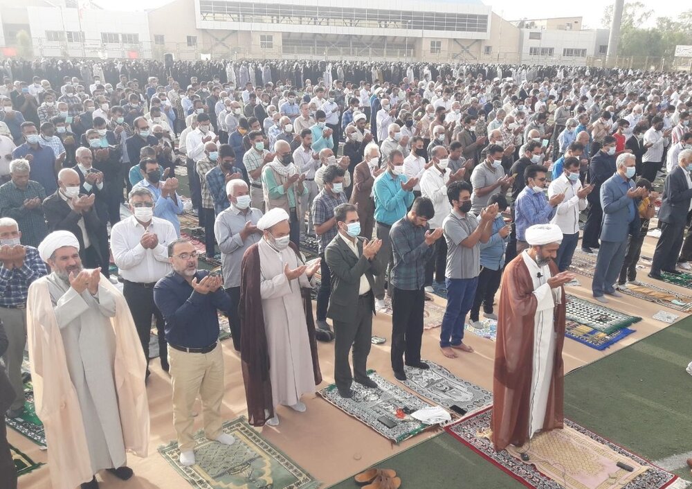 اقامه با شکوه نماز عید فطر در استان کرمان