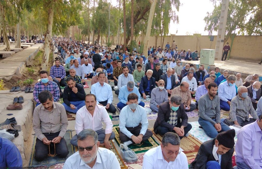 اقامه با شکوه نماز عید فطر در استان کرمان