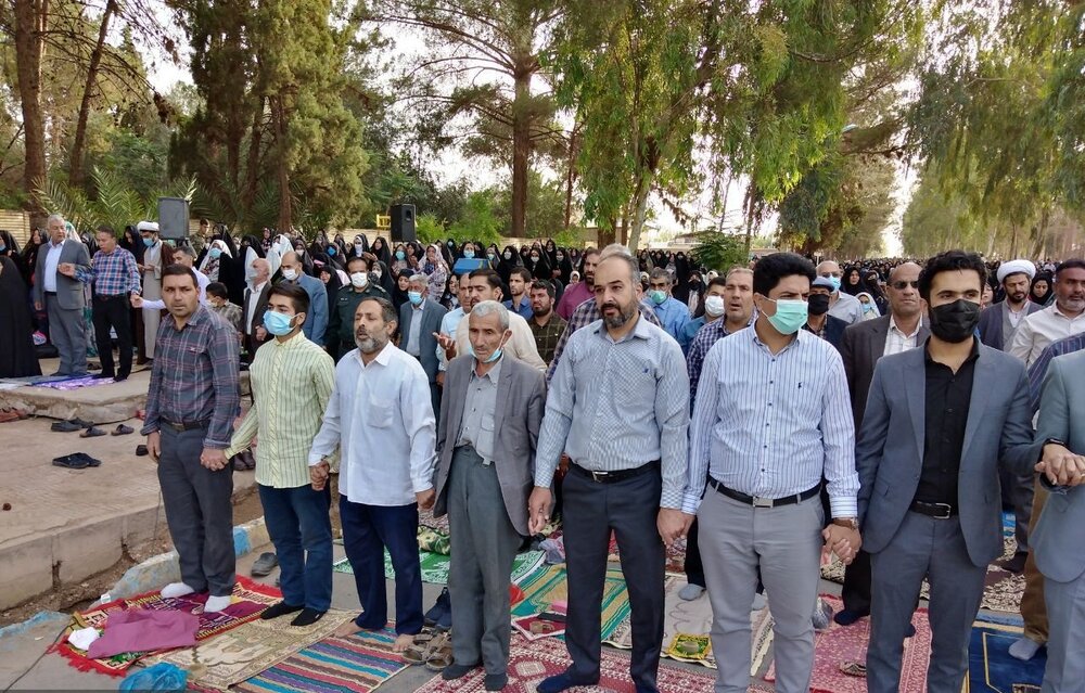 اقامه با شکوه نماز عید فطر در استان کرمان