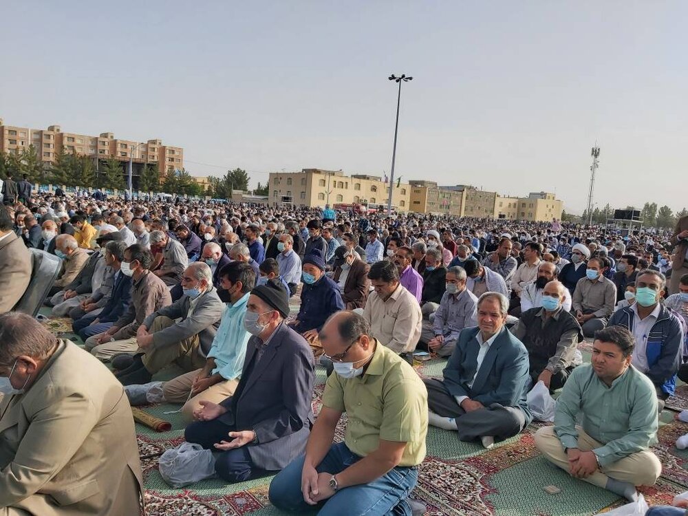 اقامه با شکوه نماز عید فطر در استان کرمان