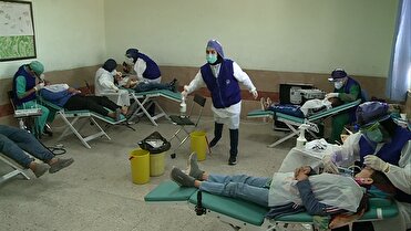 ویزیت رایگان بیماران توسط پزشکان گروه جهادی « همیاران کوی شیرین» تهران در کرمان
