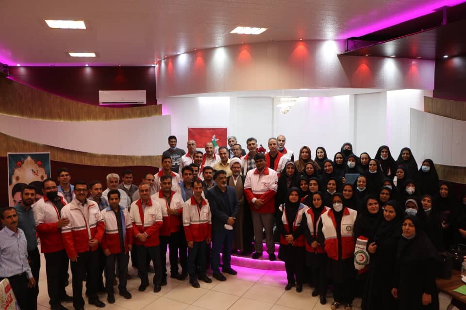 آئین تجلیل از مسئولین برتر حوزه آموزش جمعیت هلال احمر استان کرمان