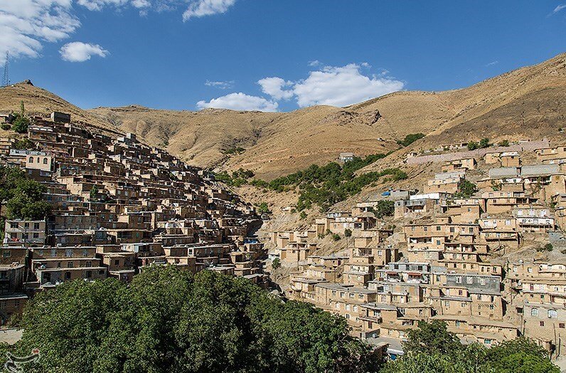 شبکه توزیع برق روستای گردشگری گلین اصلاح و بهسازی شد