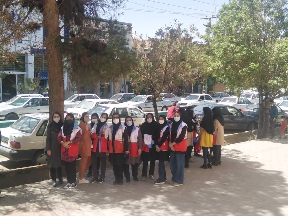 شرکت اعضاء جوانان جمعیت هلال احمر سیرجان در پویش اهداء خون