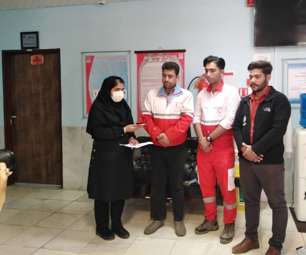 شرکت اعضاء جوانان جمعیت هلال احمر سیرجان در پویش اهداء خون