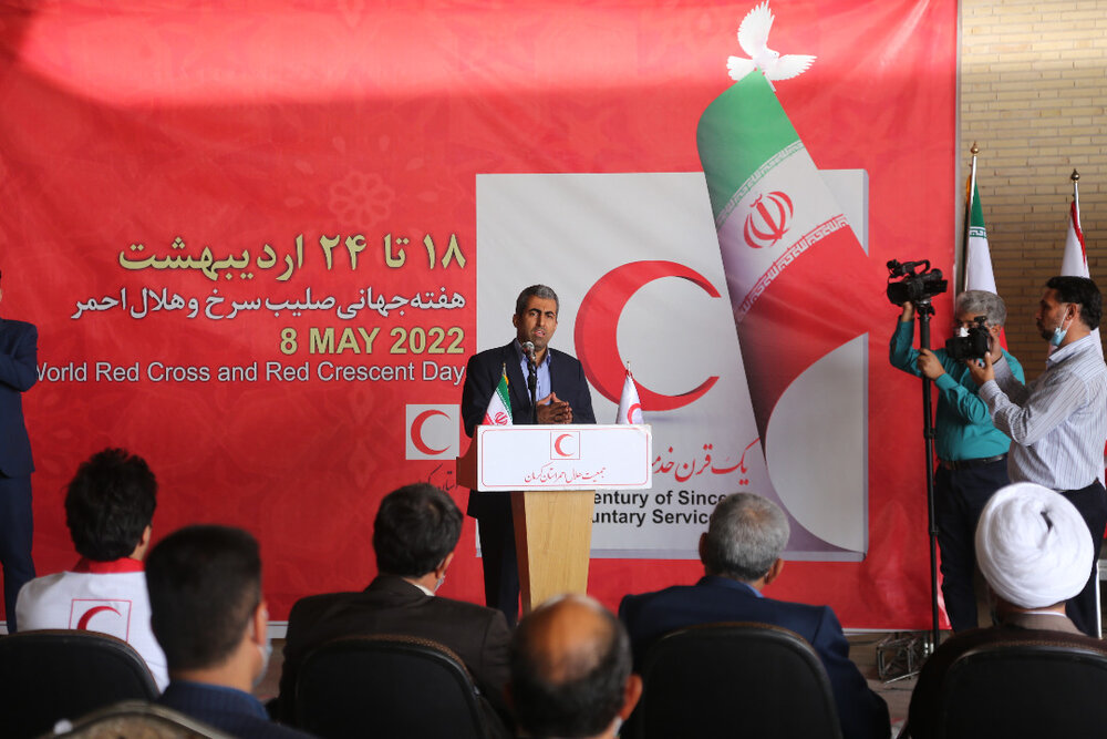 هلال احمر در یکصد سال گذشته همواره پای کار خدمت به مردم بوده است