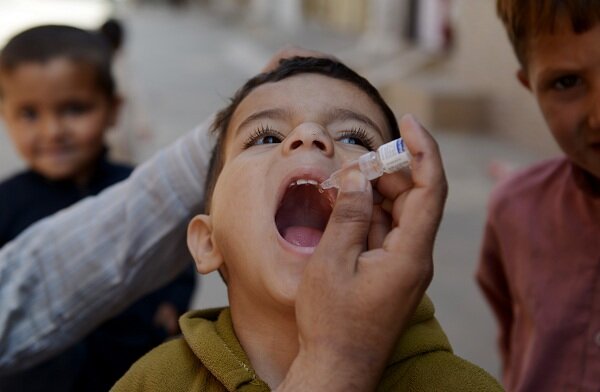 شروع طرح واکسیناسیون "فلج اطفال و سرخک" اتباع در شهرستان جیرفت 