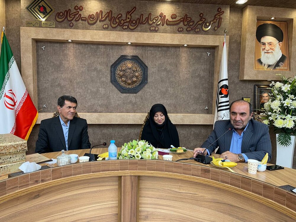 کسب رتبه اول در بحث آگاه سازی و پیشگیری از بیماری کلیوی توسط انجمن کلیوی زنجان