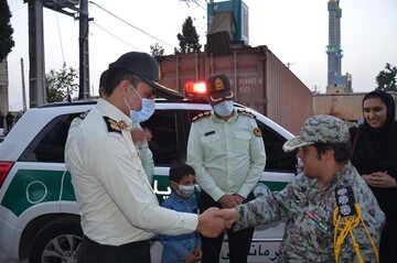 بچه های سندرم داون سیرجان در لباس پلیس