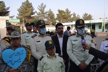 بچه های سندرم داون سیرجان در لباس پلیس