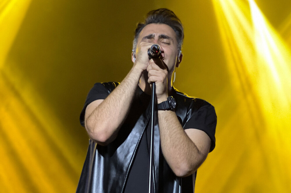 ادای احترام علیرضا طلیسچی به مردم آبادان/ قطعه جدید شنیده شد