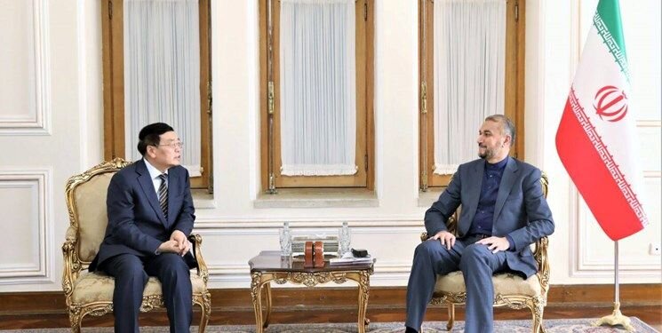 رییس دستگاه دیپلماسی کشورمان به پکن دعوت شد