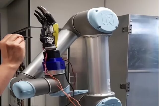 این ربات درد را احساس می کند!