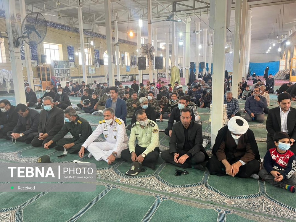 برپایی ایستگاه سلامت توسط جوانان هلال احمر سیرجان در مراسم سالگرد ارتحال امام خمینی(ره)