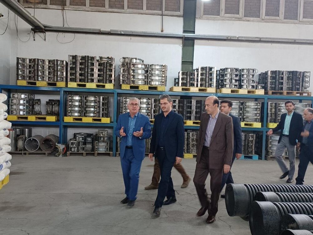 بازدید استاندار کردستان از شرکتهای بتن پیش تنیده و مهندسی سبک لوله نوین