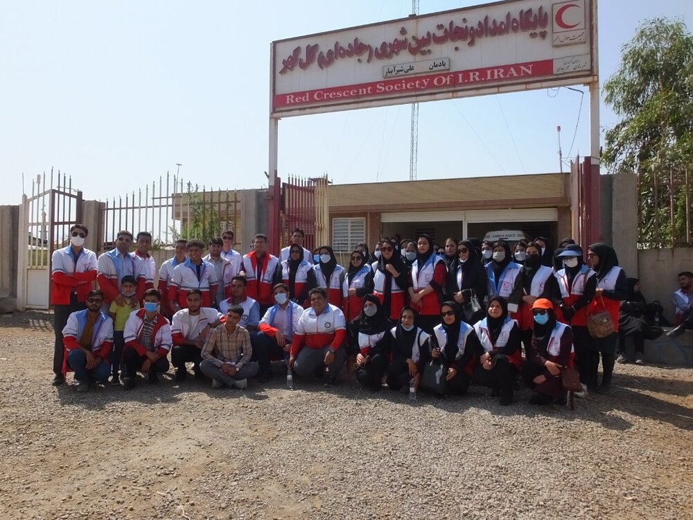 بازدید اعضاء جوانان جمعیت هلال احمر سیرجان از معدن گل کهر