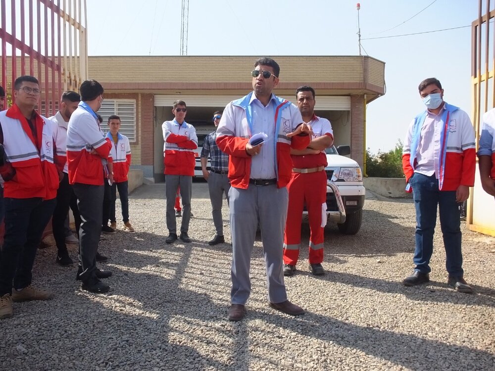 بازدید اعضاء جوانان جمعیت هلال احمر سیرجان از معدن گل کهر
