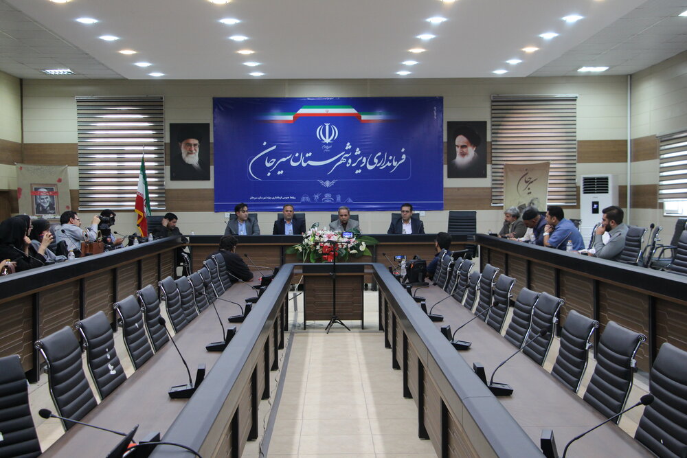 اصحاب رسانه، بازوی توانمند مردم و مسئولان هستند