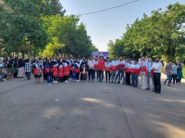 حضور جوانان هلال احمر در  پیاده روی ملی ایرانیان در سیرجان