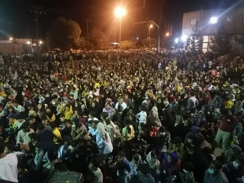 جشن بزرگ میلاد نور در شهرستان بافت برگزار شد