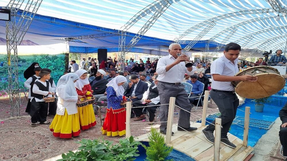 جشنواره ملی گل محمدی لاله زار با رایحه گل و گلاب بر مزار سردار دلها