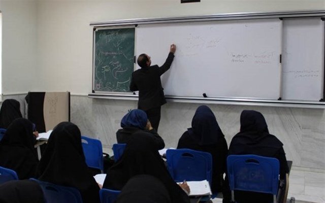 تدریس دبیران مرد در تمام دبیرستان‌های دخترانه ممنوع شد
