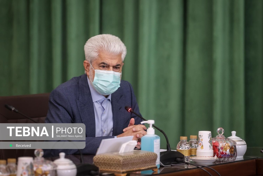 بلاتکلیفی 33 هزار کادر بیمارستانی فعال در زمان کرونا/نیازمند انقلاب سوم در حوزه سلامت کشور هستیم